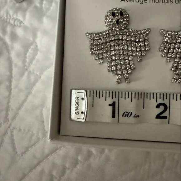 Glass bead ghost earrings!! FUN & FESTIVE👻👻zoom in for all the design deets!👀 - Picture 4 of 8